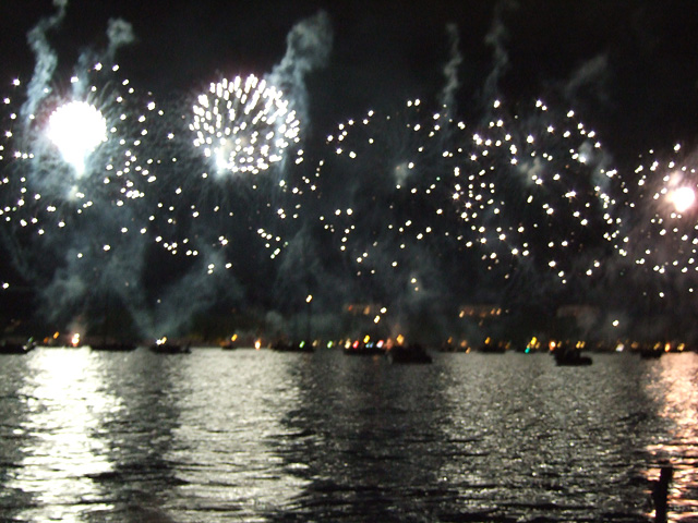 EdelVoilier vous présente la Fête du Lac d'Annecy 2008 à bord d'un Edel 5 dayboat