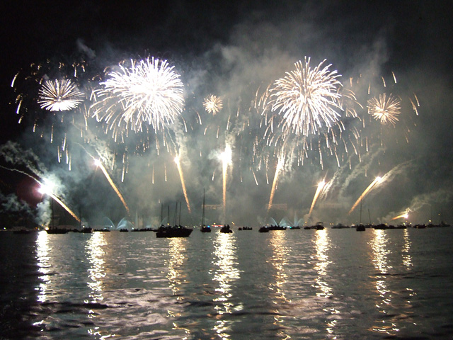 EdelVoilier vous présente la Fête du Lac d'Annecy 2008 à bord d'un Edel 5 dayboat