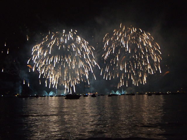 EdelVoilier vous présente la Fête du Lac d'Annecy 2008 à bord d'un Edel 5 dayboat